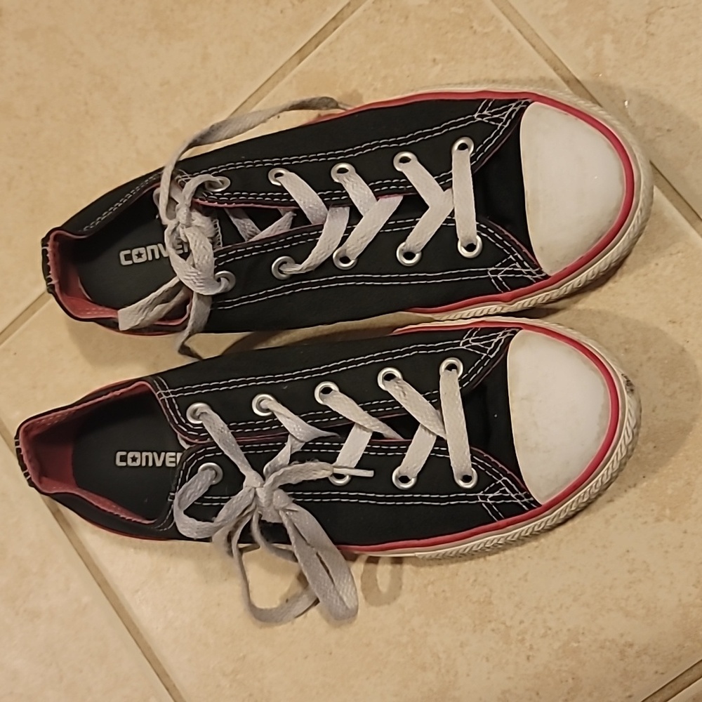 Girl's Converse Shoes Size 4 - Blue and Pink